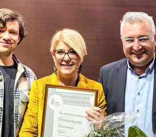 Chor der Pfarrkirche blickt zurück und nach vorne