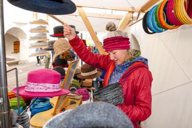 Bunter Herbstmarkt im Städtchen Glurns (8. Oktober 2022); Fotos: Sepp