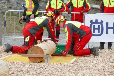 Erster Tag der Waldolympiade in Burgeis (Fürstenburg); Fotos. Sepp  