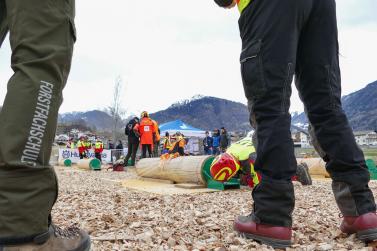 Erster Tag der Waldolympiade in Burgeis (Fürstenburg); Fotos. Sepp  