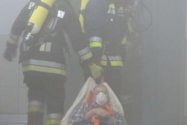 Großübung des Bezirksfeuerwehrverbandes Untervinschgau in Laas (Gefahrgutunfall auf der Laaser Geraden) und in Schlanders (Rauchentwicklung im Krankenhaus), 9. Juni 2018; Fotos: Sepp