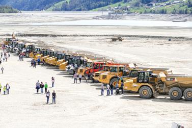 Offene Tür auf Großbaustelle im Reschenstausee; Fotos: Sepp