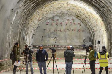 Umfahrung Kastelbell-Galsaun: Tunneldurchstich beim Westportal. Fotos: Michael