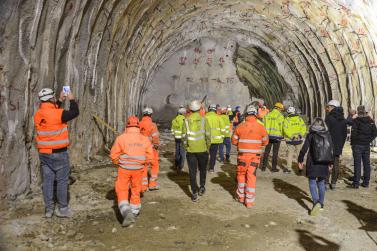 Umfahrung Kastelbell-Galsaun: Tunneldurchstich beim Westportal. Fotos: Michael