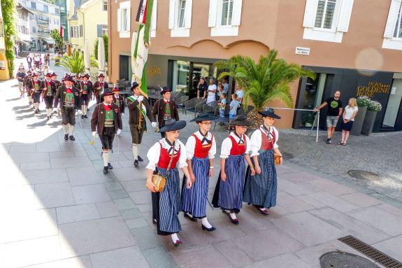 60 Jahre Wiedergründung der Schützenkompanie Schlanders und Fahnenweihe (16. Juni 2019). Fotos: Sepp