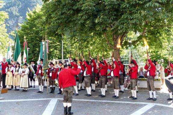 60 Jahre Wiedergründung der Schützenkompanie Schlanders und Fahnenweihe (16. Juni 2019). Fotos: Sepp