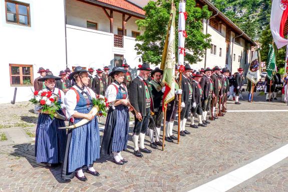 60 Jahre Wiedergründung der Schützenkompanie Schlanders und Fahnenweihe (16. Juni 2019). Fotos: Sepp