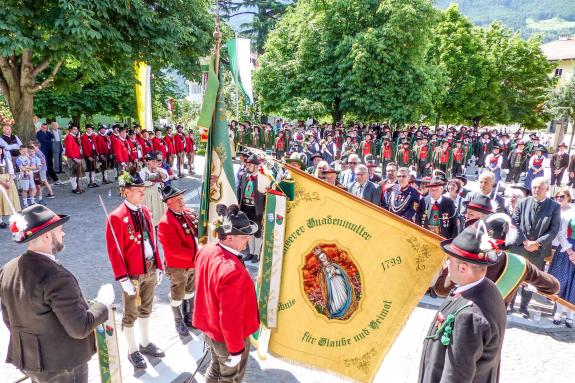 60 Jahre Wiedergründung der Schützenkompanie Schlanders und Fahnenweihe (16. Juni 2019). Fotos: Sepp