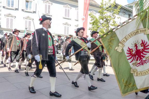 60 Jahre Wiedergründung der Schützenkompanie Schlanders und Fahnenweihe (16. Juni 2019). Fotos: Sepp