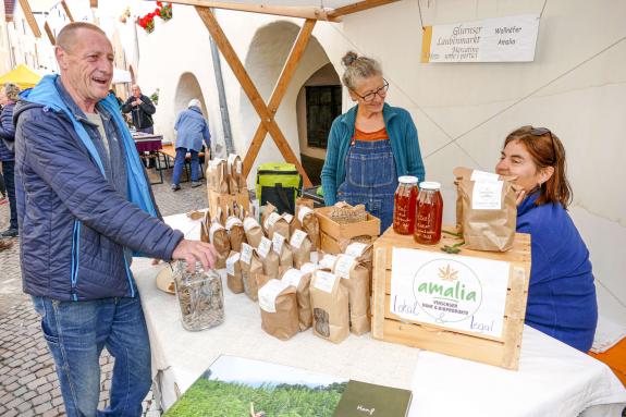 Bunter Herbstmarkt im Städtchen Glurns (8. Oktober 2022); Fotos: Sepp