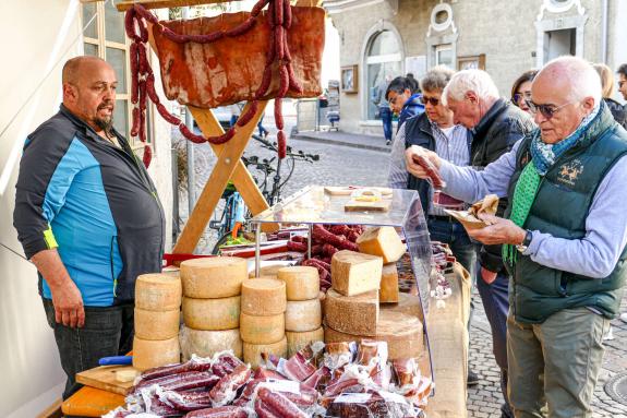 Bunter Herbstmarkt im Städtchen Glurns (8. Oktober 2022); Fotos: Sepp