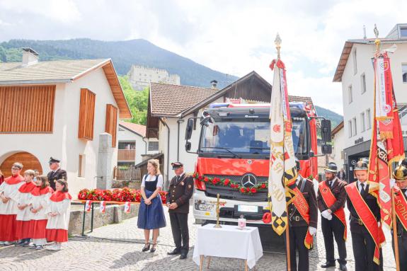 Feuerwehr Schluderns, Segnung Tank-Rüstfahrzeug, Fotos: Michael