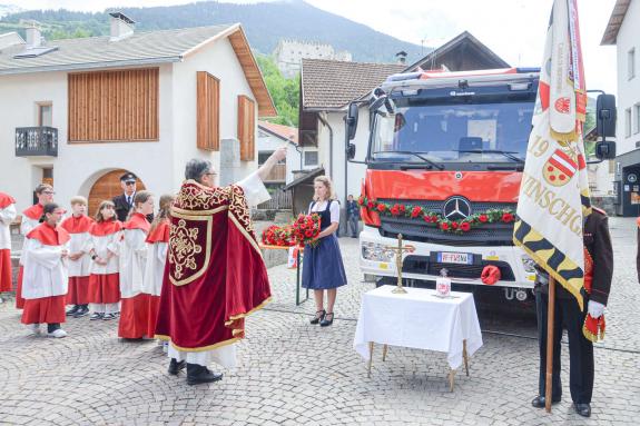 Feuerwehr Schluderns, Segnung Tank-Rüstfahrzeug, Fotos: Michael