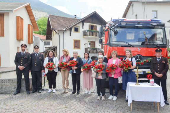 Feuerwehr Schluderns, Segnung Tank-Rüstfahrzeug, Fotos: Michael