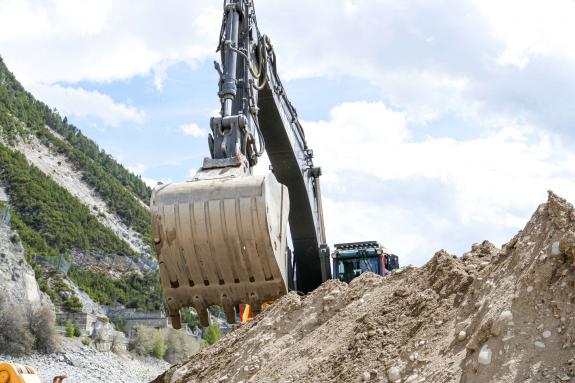 Offene Tür auf Großbaustelle im Reschenstausee; Fotos: Sepp