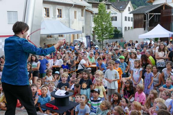 Straßenkunstfest „PradArt“ in Prad (25.07.2024); Fotos: Sepp