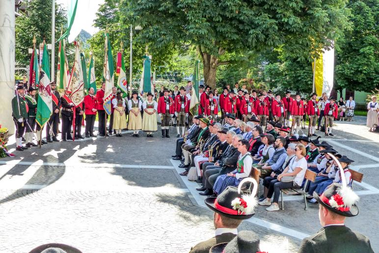 60 Jahre Wiedergründung der Schützenkompanie Schlanders und Fahnenweihe (16. Juni 2019). Fotos: Sepp