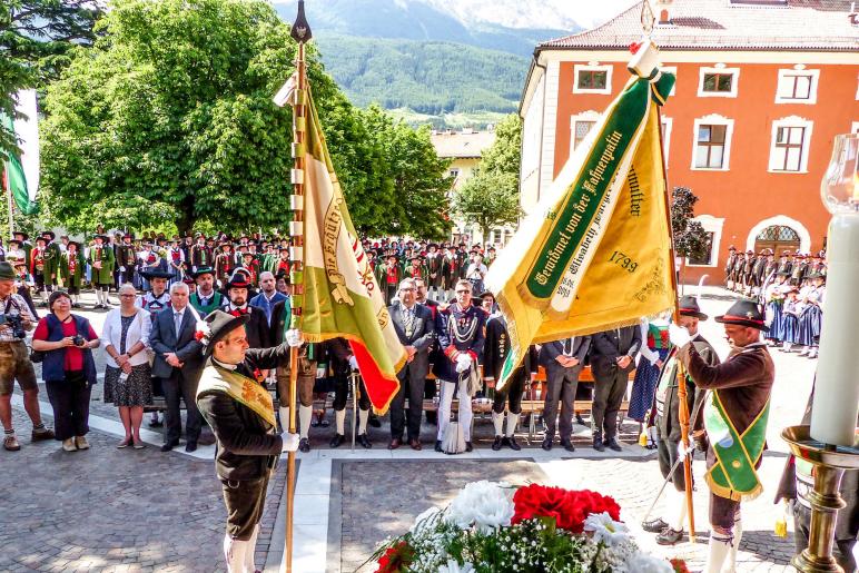 60 Jahre Wiedergründung der Schützenkompanie Schlanders und Fahnenweihe (16. Juni 2019). Fotos: Sepp