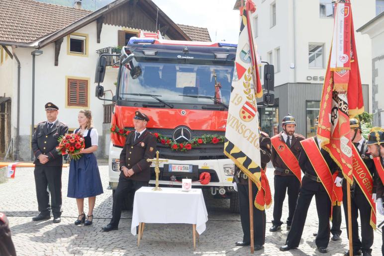 Feuerwehr Schluderns, Segnung Tank-Rüstfahrzeug, Fotos: Michael