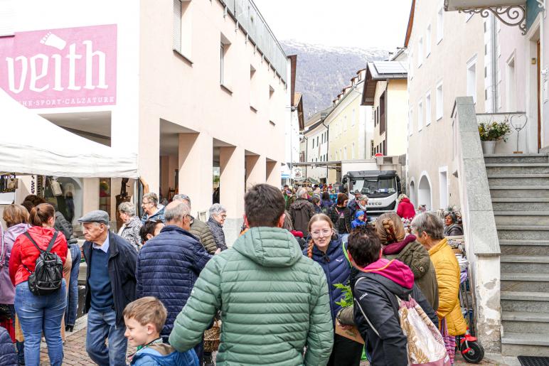 Georgimorkt in Mals (22. April 2023); Fotos: Sepp