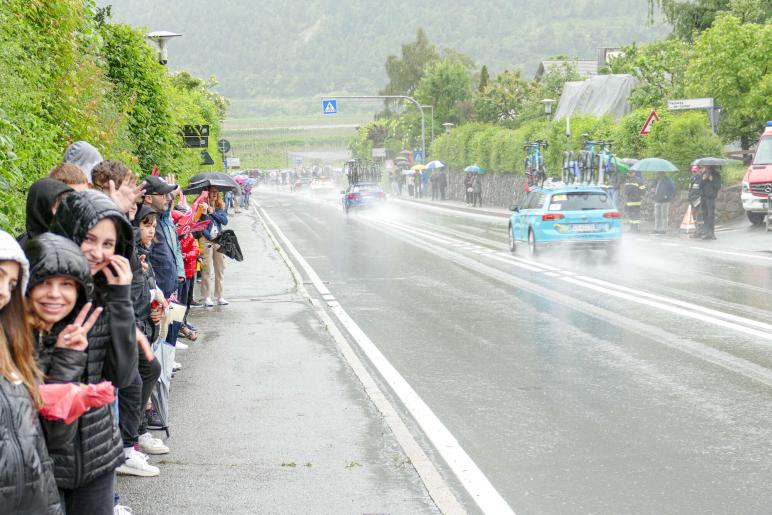 Giro-Durchfahrt in Schlanders; Fotos: Sepp