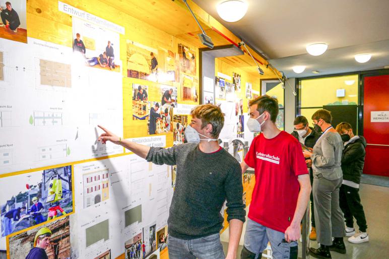 Tag der offenen Tür an der Landesberufsschule Schlanders und an der Berufsfachschule für Steinbearbeitung Laas am 29.01.2022; Foto: Sepp