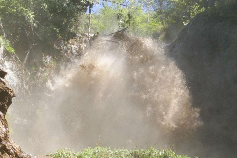 Ungestüm: Der Wasserfall des Schlandraunbaches am 22. Juni 2024; Fotos: Sepp  